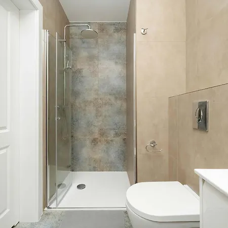 Stylish In The Center Of By Renters