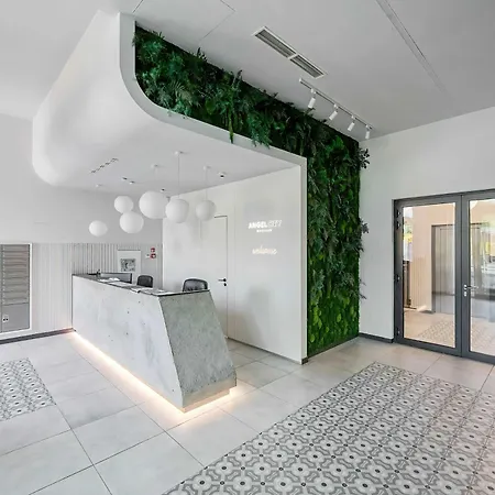 Appartement Stylish In The Center Of By Renters Wrocław